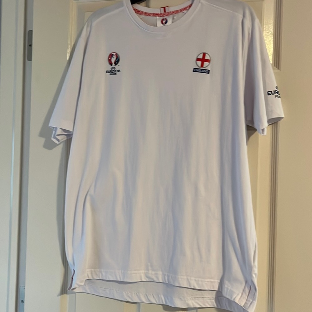 EURO 2016. England/France souvenir tee NWOT. Large